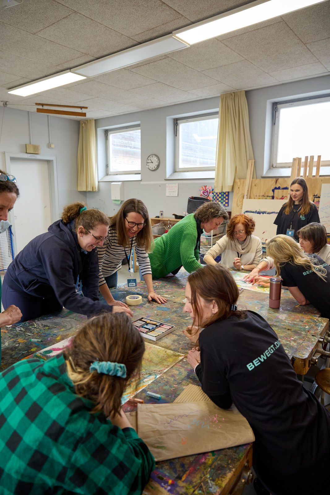 Community-Mitglieder beim Austausch
